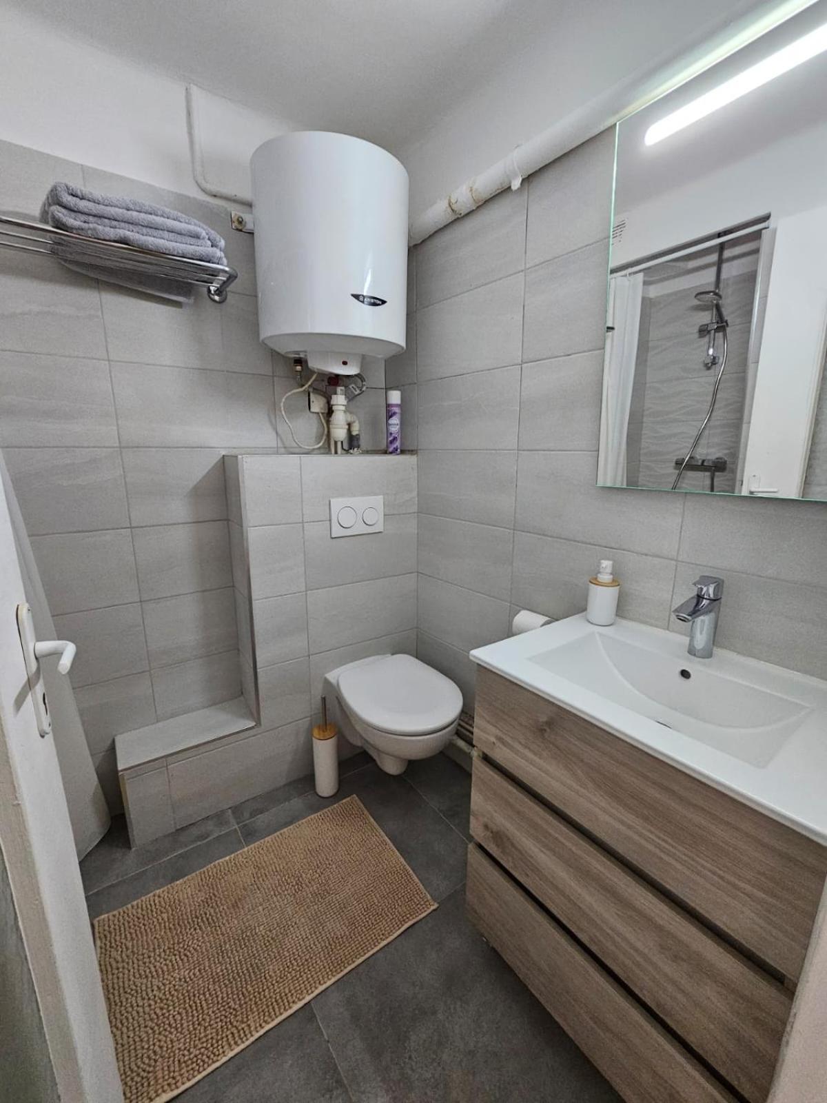 Provencal-Style Apartment Aix-en-Provence Dış mekan fotoğraf